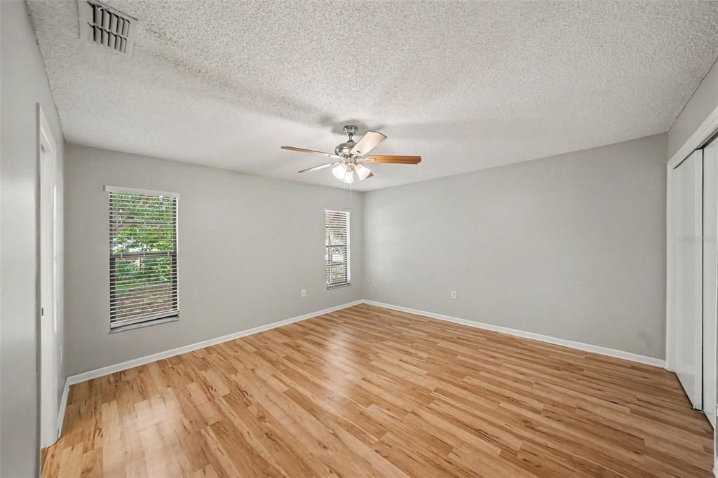 For Sale: $279,900 (3 beds, 2 baths, 1359 Square Feet)