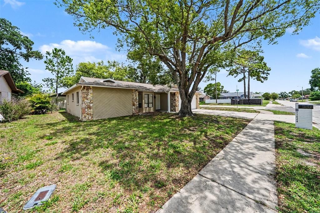 For Sale: $279,900 (3 beds, 2 baths, 1359 Square Feet)