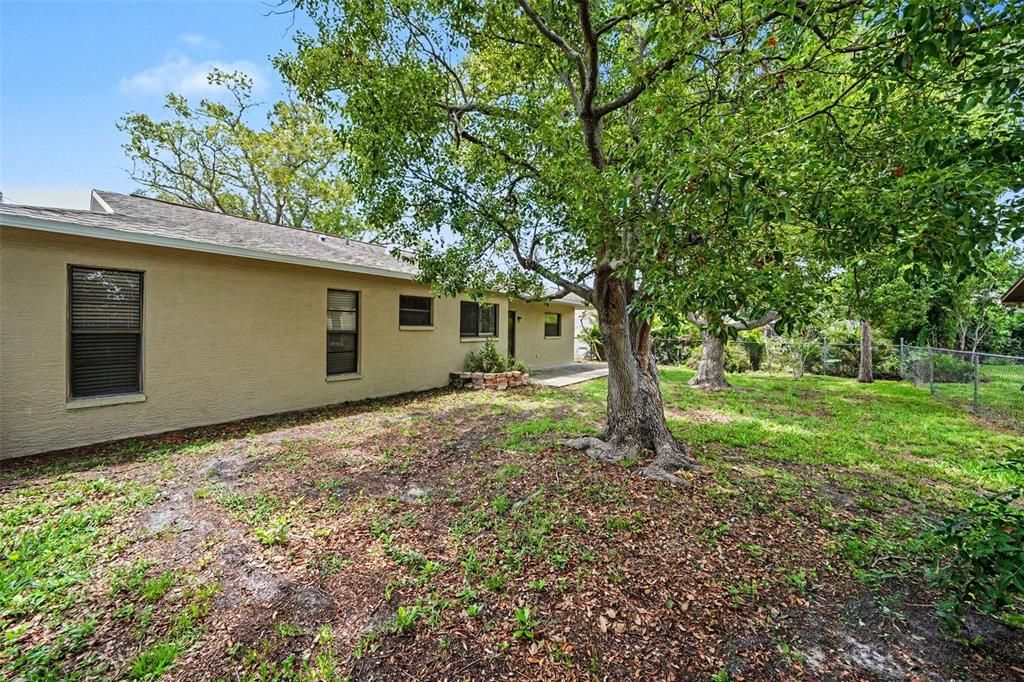 For Sale: $279,900 (3 beds, 2 baths, 1359 Square Feet)