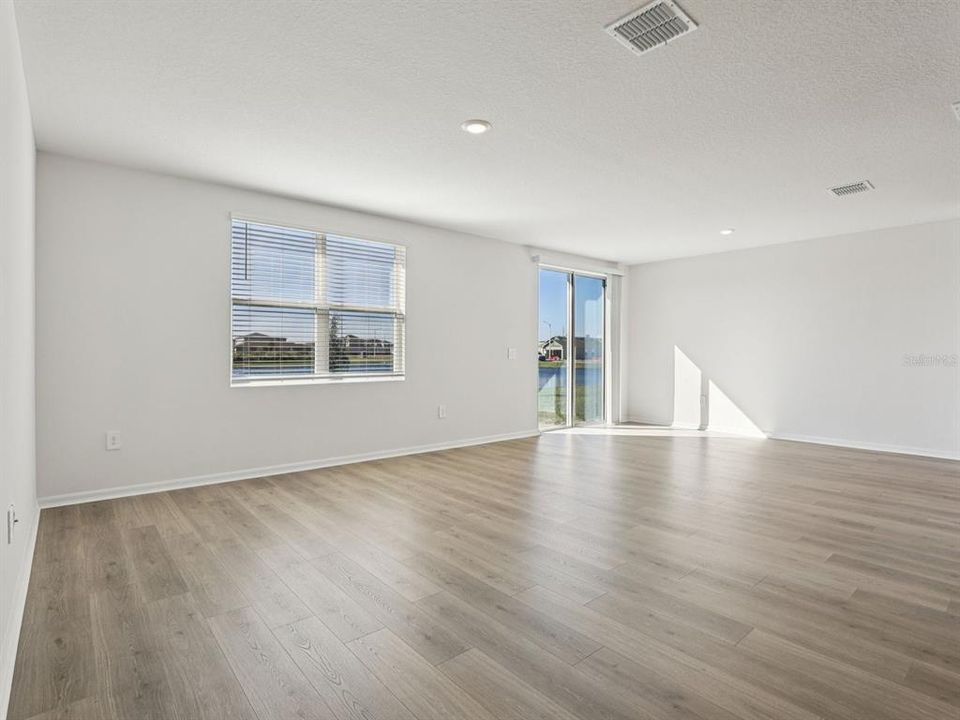 En Venta: $383,910 (4 camas, 2 baños, 1840 Pies cuadrados)