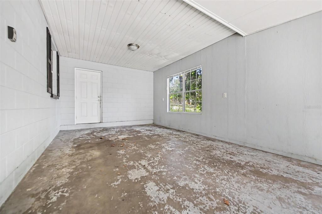 For Sale: $229,900 (3 beds, 1 baths, 1010 Square Feet)