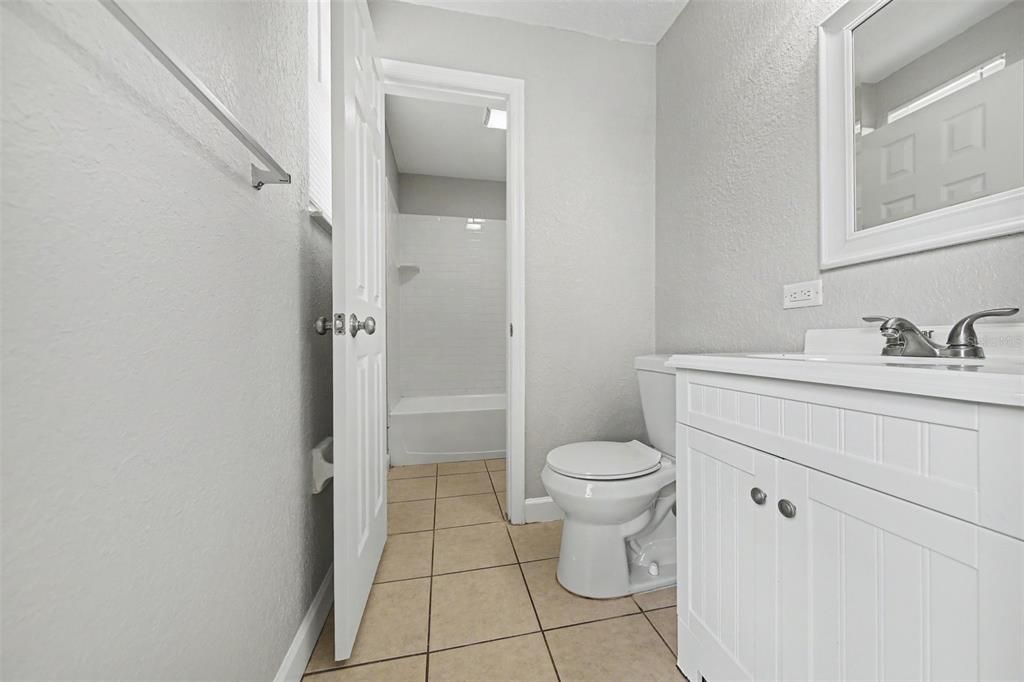 For Sale: $229,900 (3 beds, 1 baths, 1010 Square Feet)
