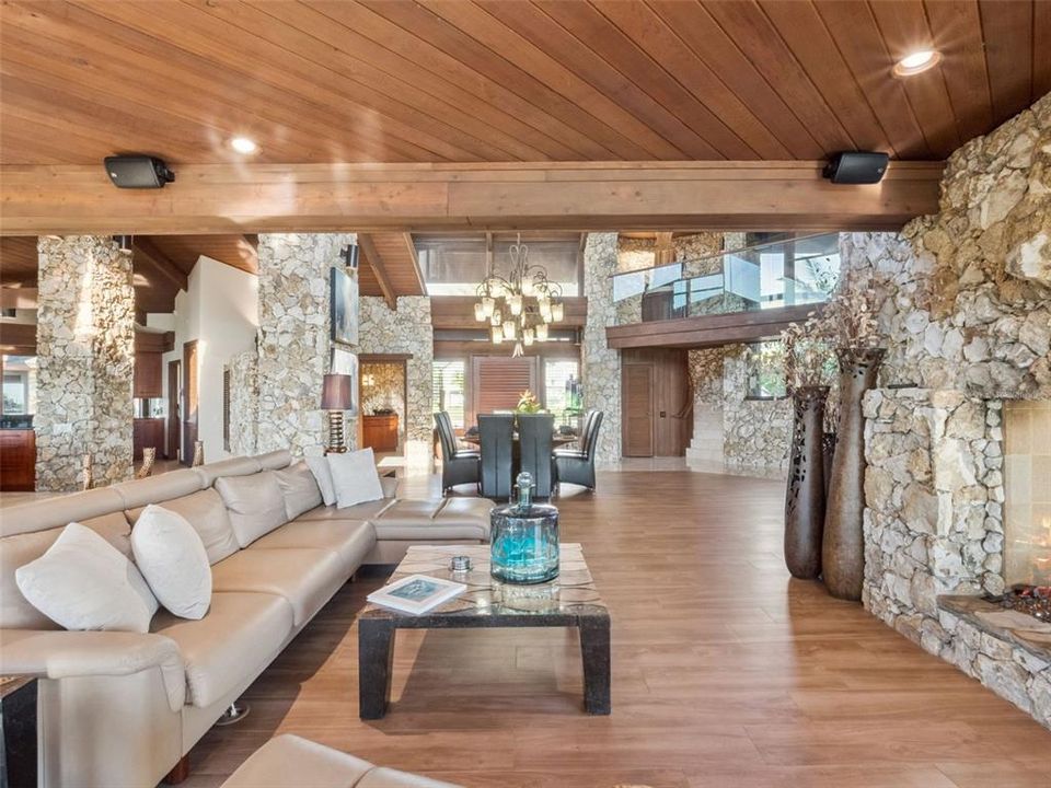 For Sale: $6,498,000 (5 beds, 5 baths, 8138 Square Feet)