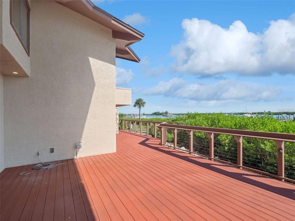 For Sale: $6,498,000 (5 beds, 5 baths, 8138 Square Feet)