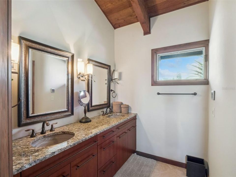 For Sale: $6,498,000 (5 beds, 5 baths, 8138 Square Feet)