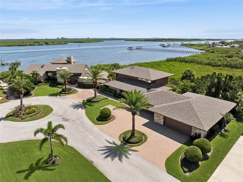 For Sale: $6,498,000 (5 beds, 5 baths, 8138 Square Feet)