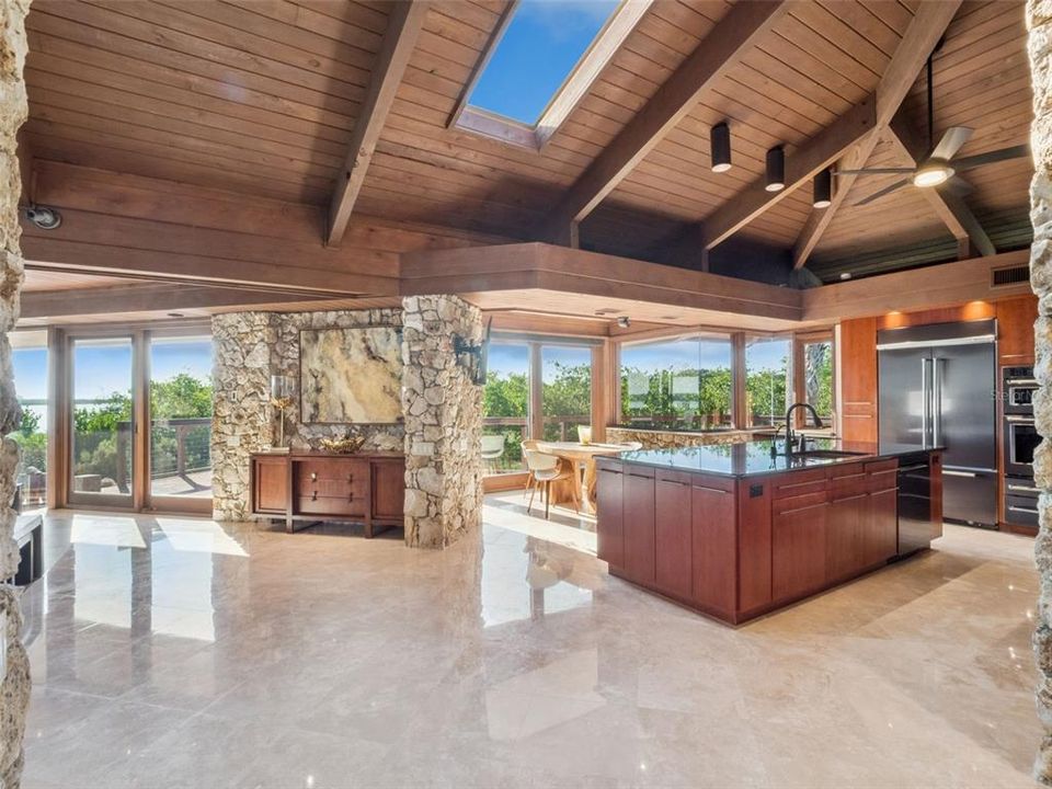 For Sale: $6,498,000 (5 beds, 5 baths, 8138 Square Feet)