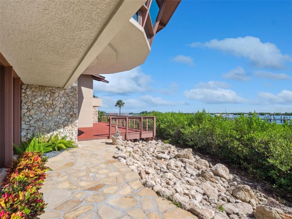 For Sale: $6,498,000 (5 beds, 5 baths, 8138 Square Feet)