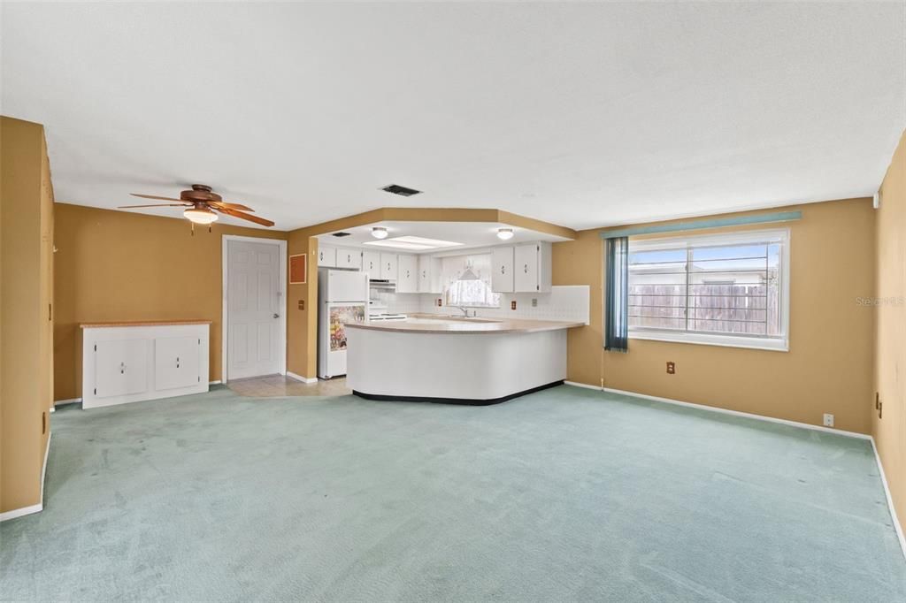 Activo con contrato: $220,000 (2 camas, 2 baños, 1415 Pies cuadrados)