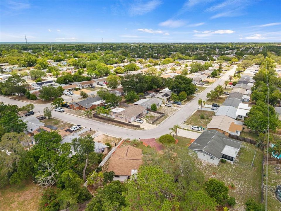 Activo con contrato: $220,000 (2 camas, 2 baños, 1415 Pies cuadrados)