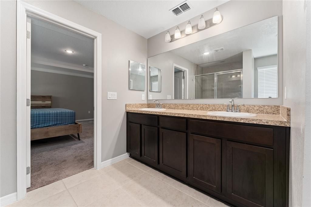For Sale: $590,000 (5 beds, 3 baths, 3126 Square Feet)