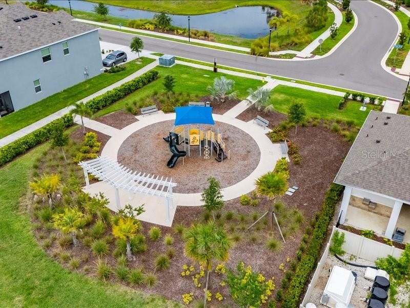 На продажу: $325,000 (3 спален, 2 ванн, 1802 Квадратных фут)
