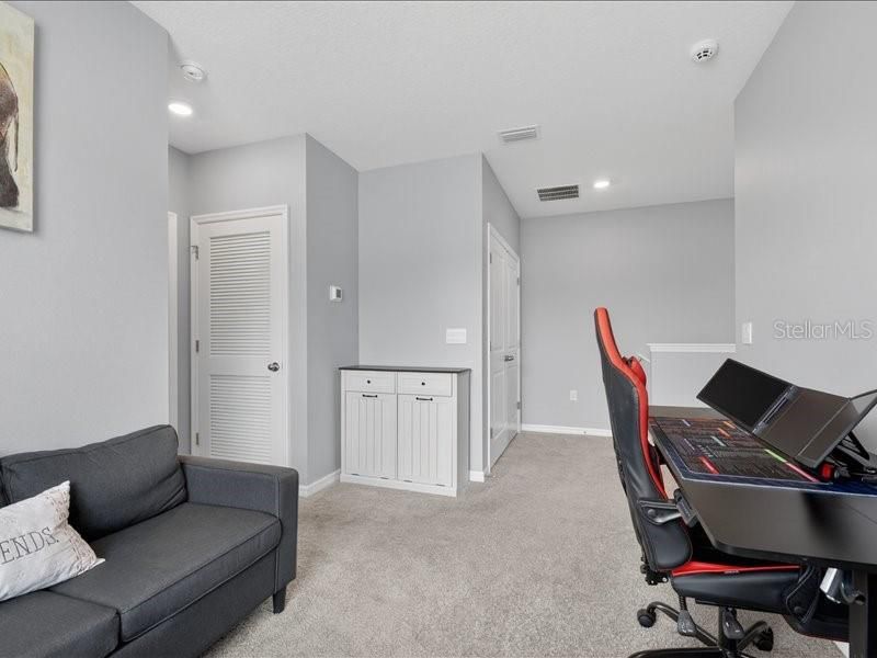 На продажу: $325,000 (3 спален, 2 ванн, 1802 Квадратных фут)