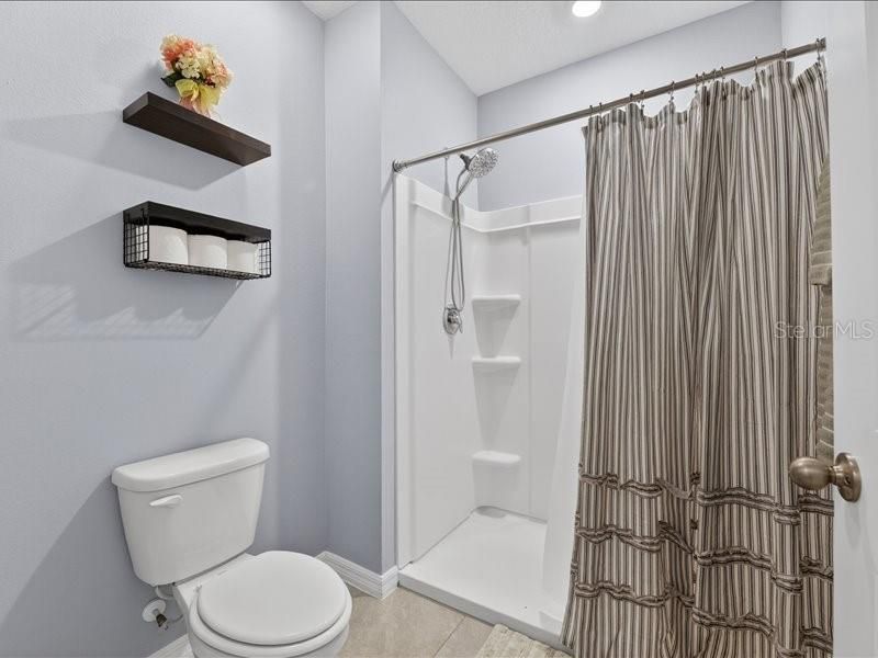 На продажу: $325,000 (3 спален, 2 ванн, 1802 Квадратных фут)