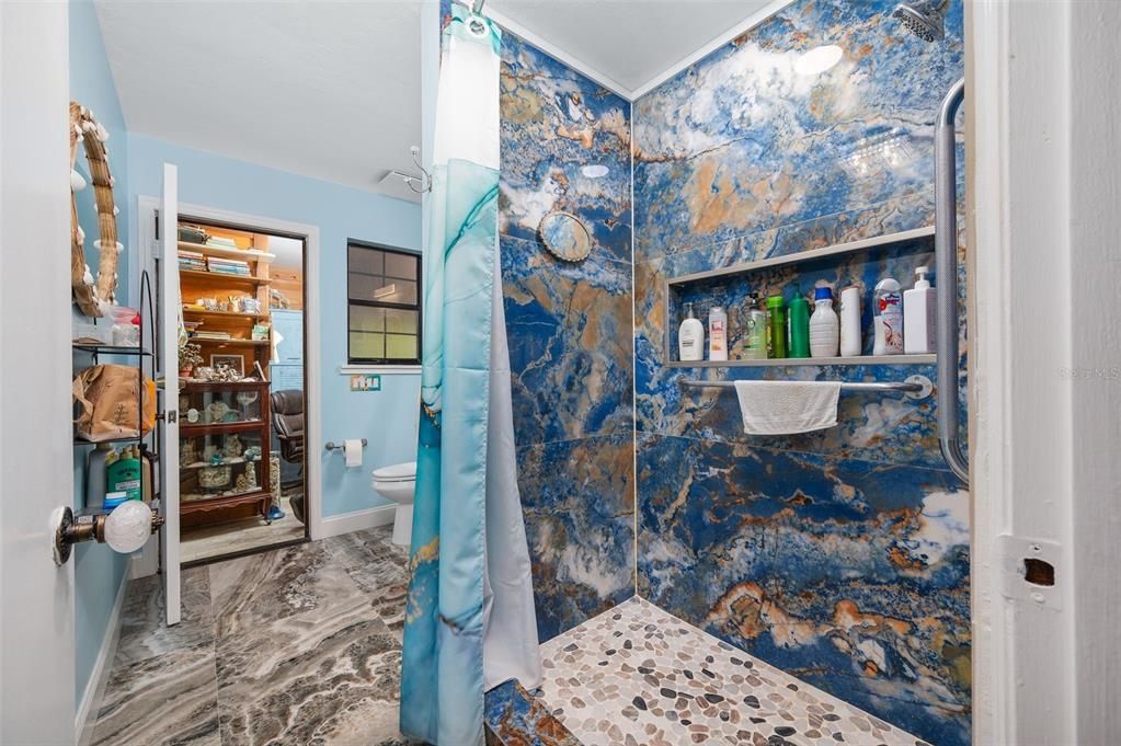 For Sale: $499,000 (2 beds, 2 baths, 1900 Square Feet)
