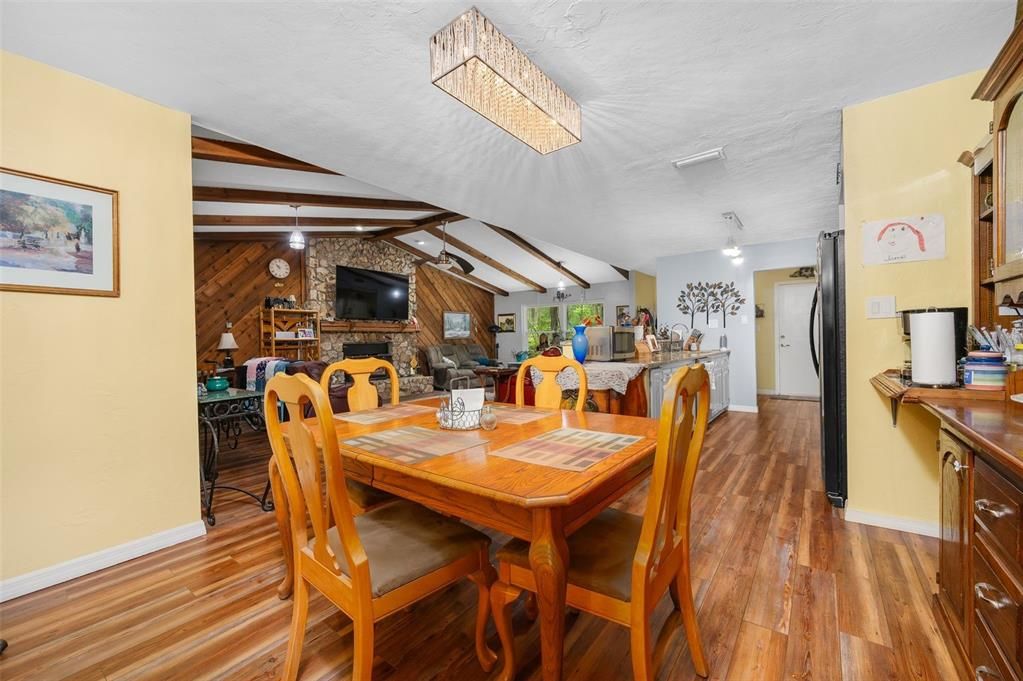 For Sale: $499,000 (2 beds, 2 baths, 1900 Square Feet)