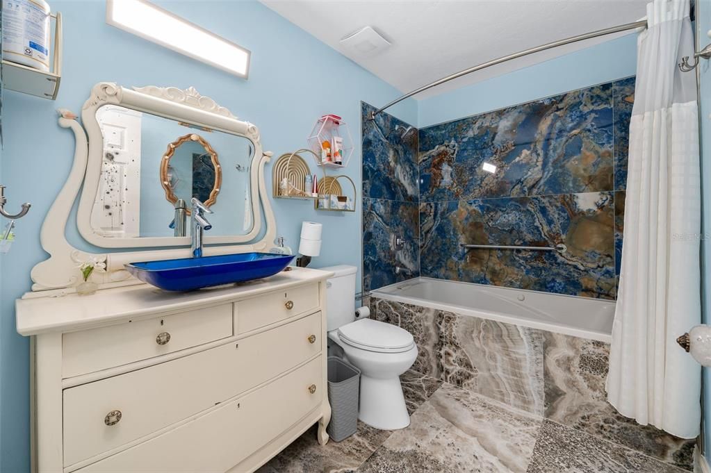 For Sale: $499,000 (2 beds, 2 baths, 1900 Square Feet)
