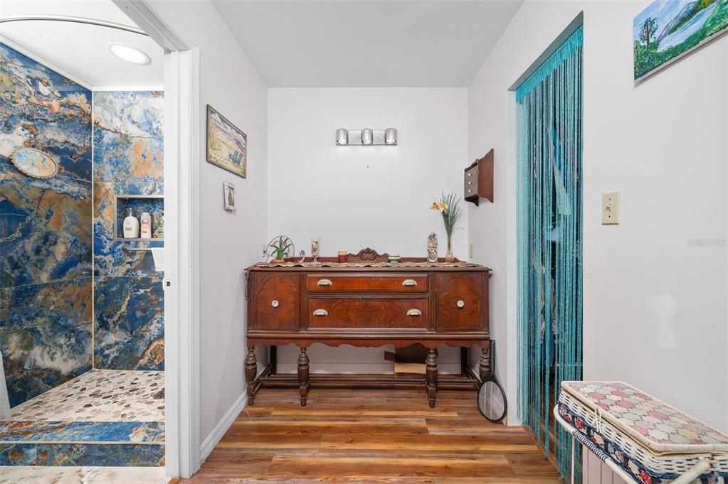 For Sale: $499,000 (2 beds, 2 baths, 1900 Square Feet)