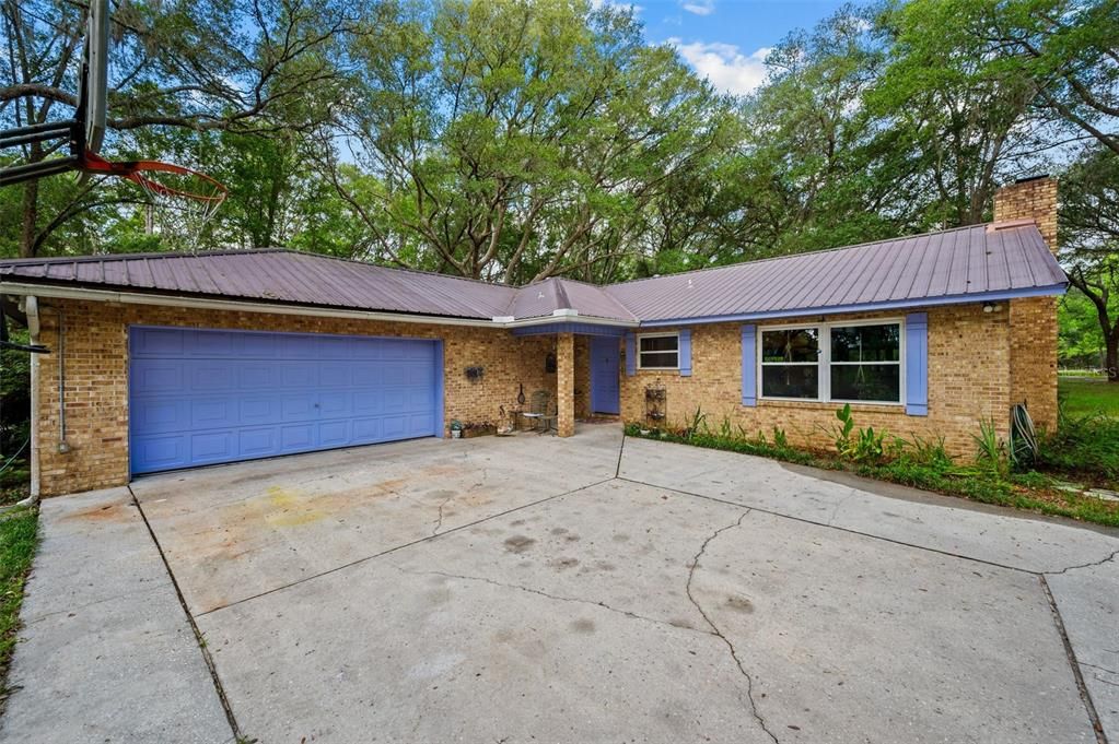 For Sale: $499,000 (2 beds, 2 baths, 1900 Square Feet)