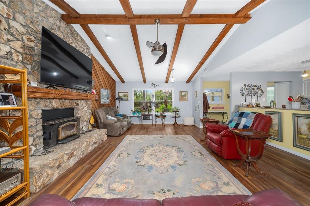 For Sale: $499,000 (2 beds, 2 baths, 1900 Square Feet)