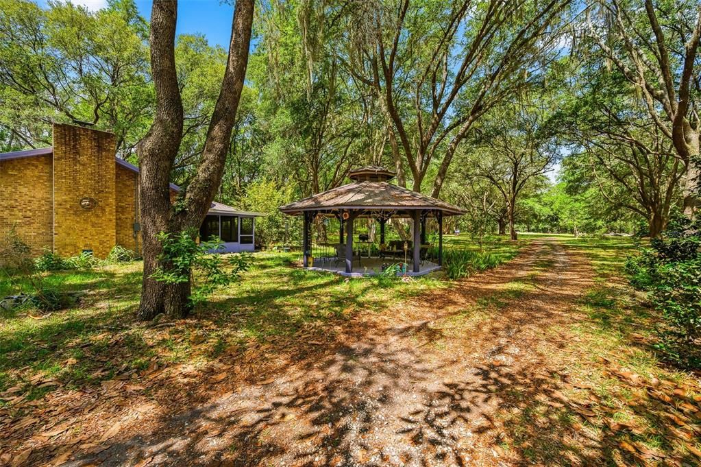 For Sale: $499,000 (2 beds, 2 baths, 1900 Square Feet)