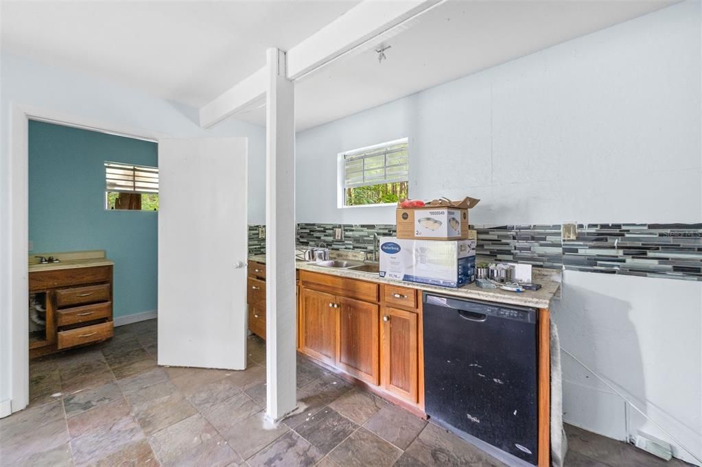 For Sale: $499,000 (2 beds, 2 baths, 1900 Square Feet)