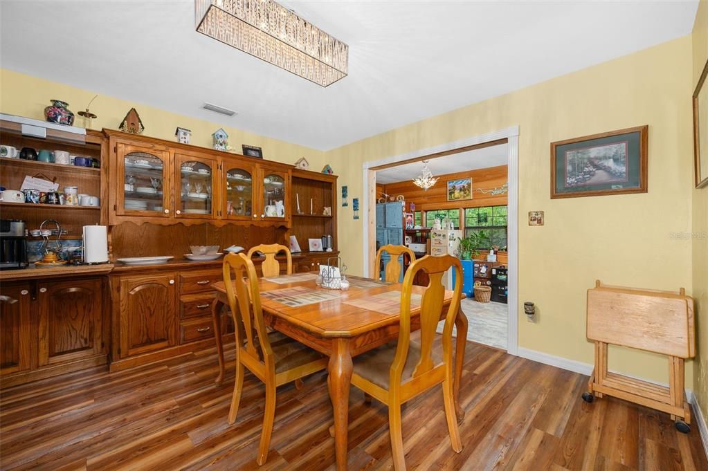 For Sale: $499,000 (2 beds, 2 baths, 1900 Square Feet)