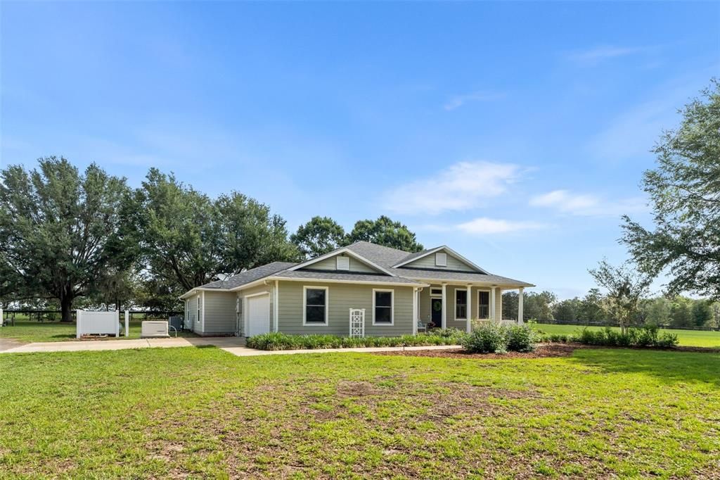 For Sale: $579,000 (3 beds, 2 baths, 2394 Square Feet)