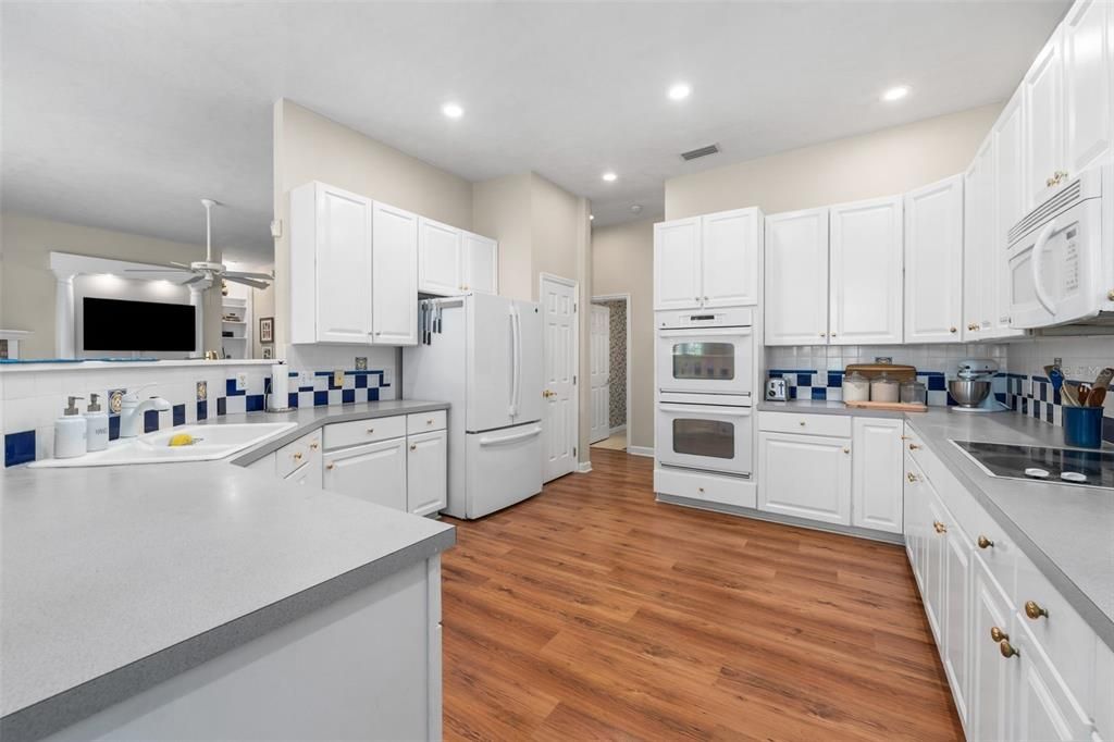 For Sale: $579,000 (3 beds, 2 baths, 2394 Square Feet)