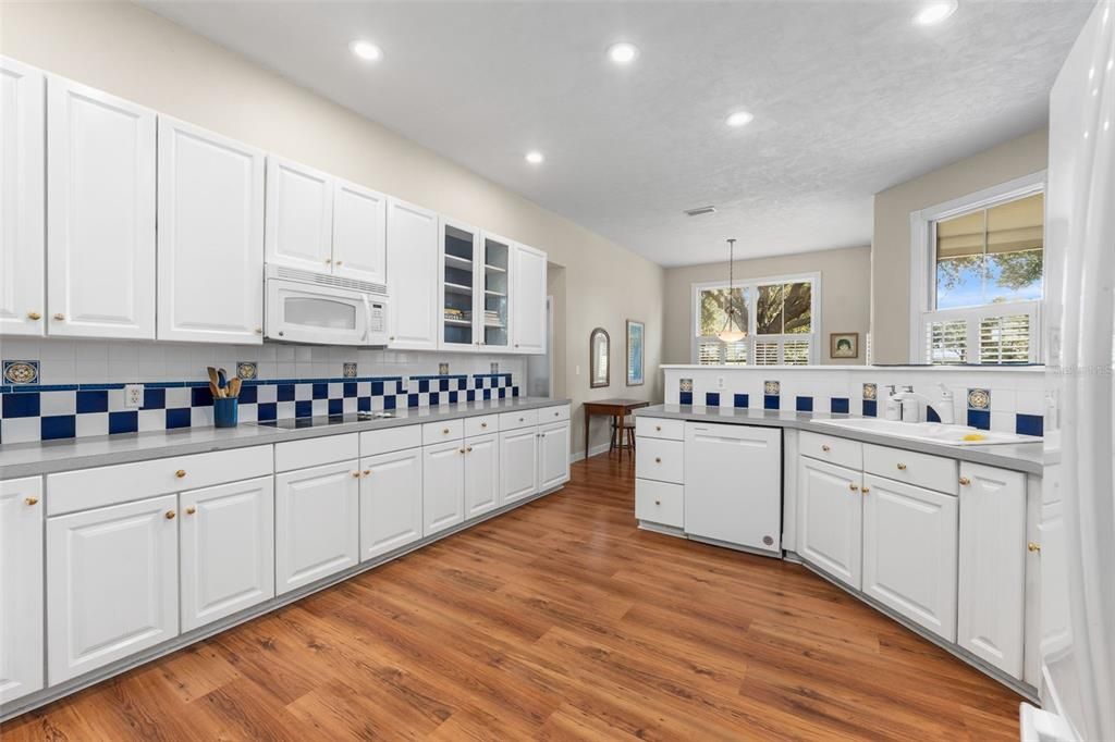 For Sale: $579,000 (3 beds, 2 baths, 2394 Square Feet)