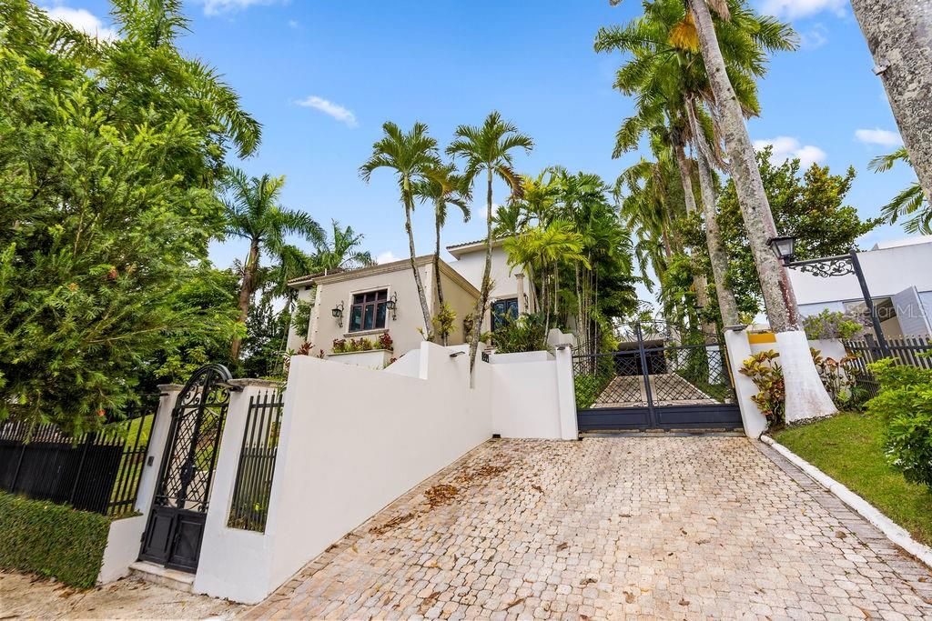 En Venta: $2,500,000 (4 camas, 4 baños, 5026 Pies cuadrados)