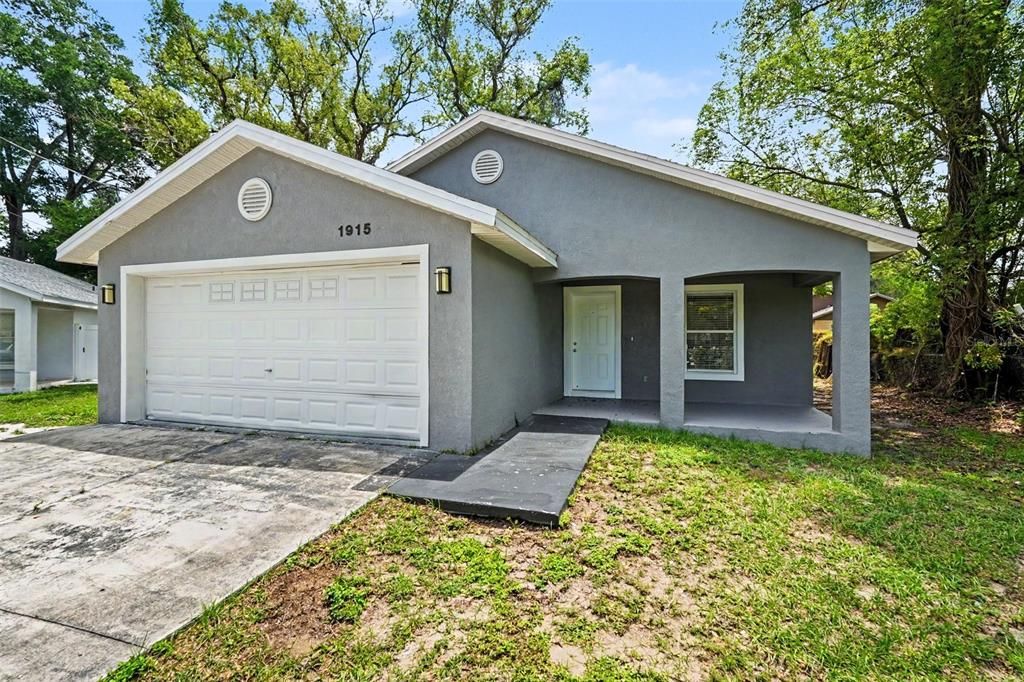 For Sale: $324,900 (3 beds, 2 baths, 1129 Square Feet)