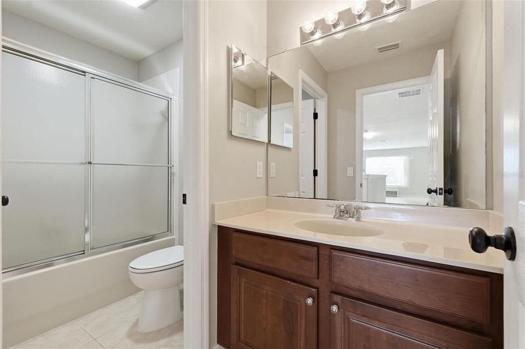 En Venta: $574,900 (5 camas, 3 baños, 2652 Pies cuadrados)