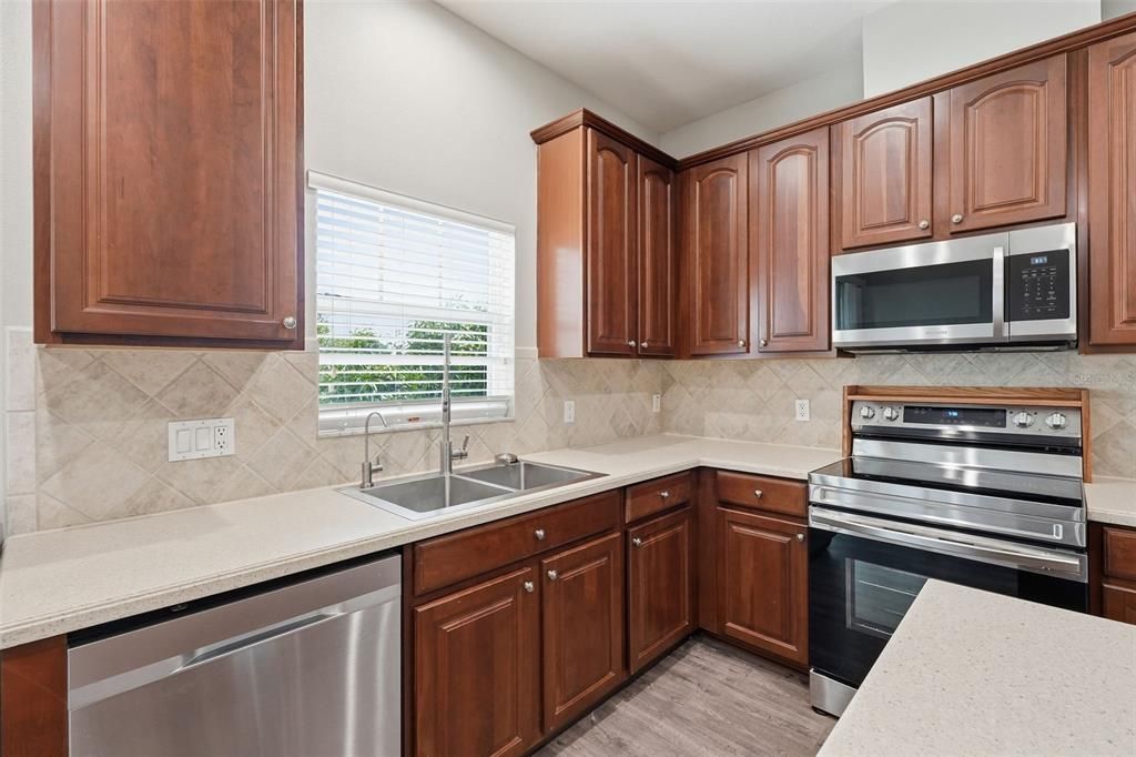 En Venta: $574,900 (5 camas, 3 baños, 2652 Pies cuadrados)