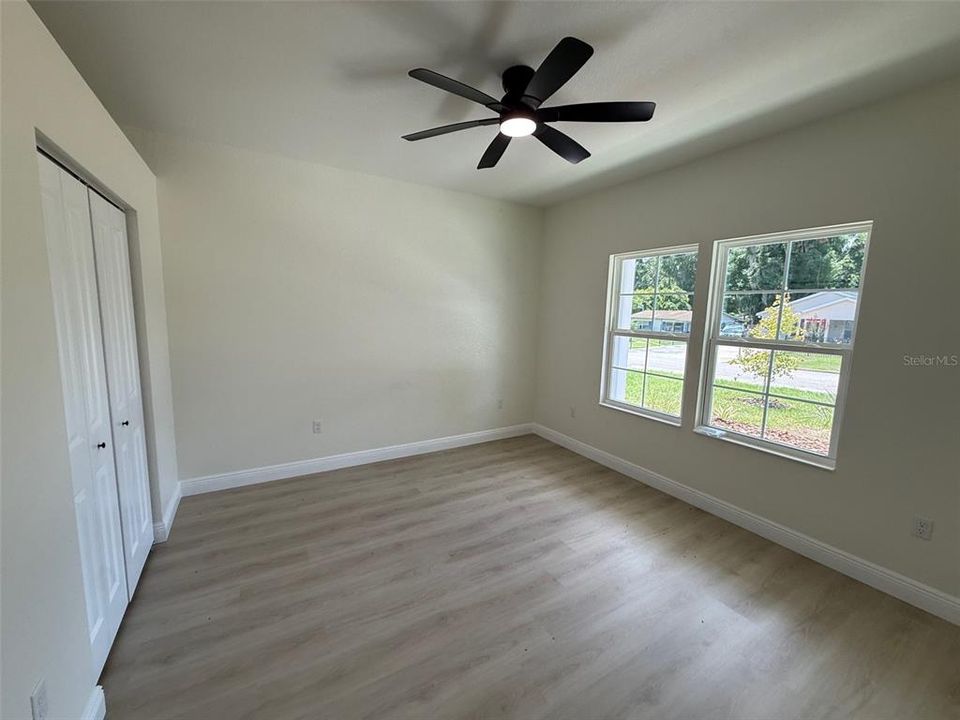 Activo con contrato: $275,000 (3 camas, 2 baños, 1508 Pies cuadrados)