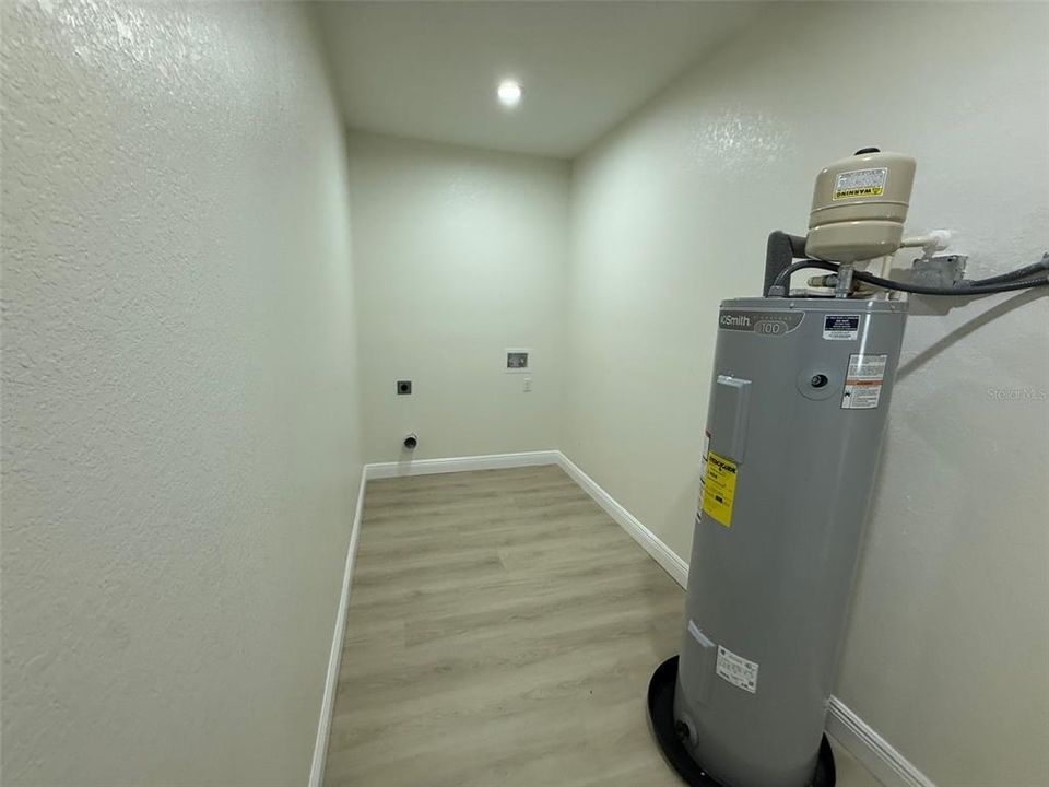 Activo con contrato: $275,000 (3 camas, 2 baños, 1508 Pies cuadrados)