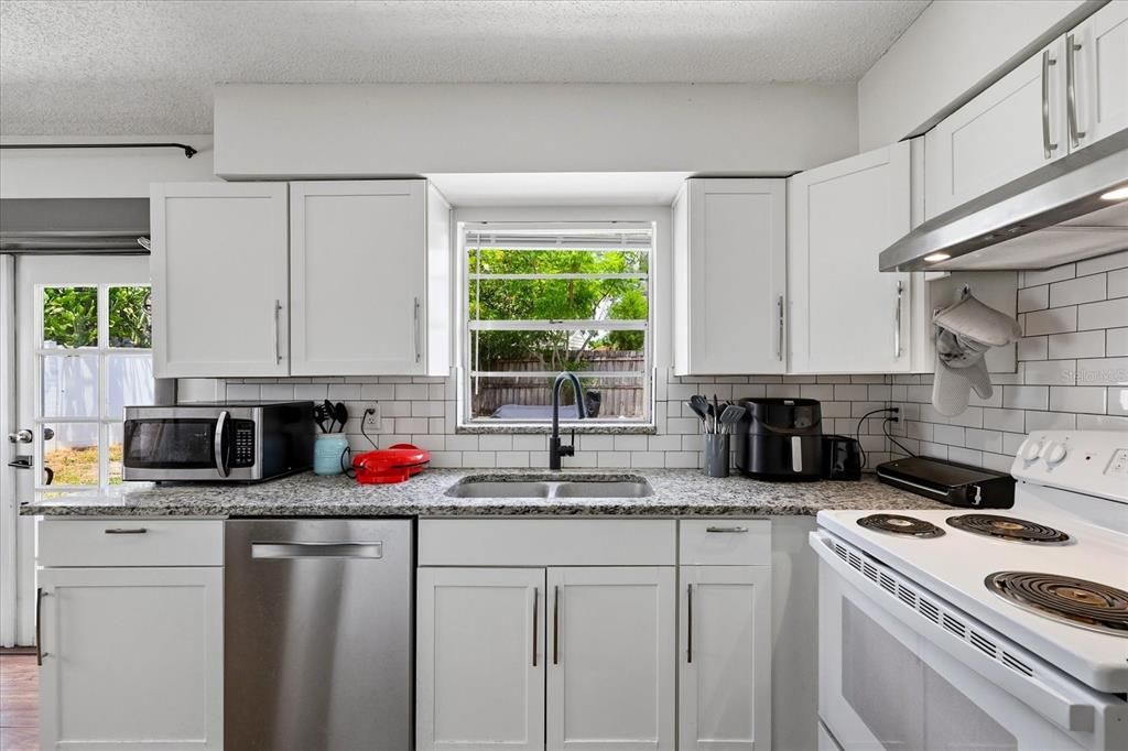 For Sale: $360,000 (3 beds, 2 baths, 1180 Square Feet)