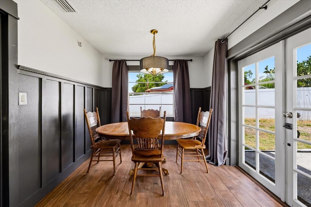 For Sale: $360,000 (3 beds, 2 baths, 1180 Square Feet)