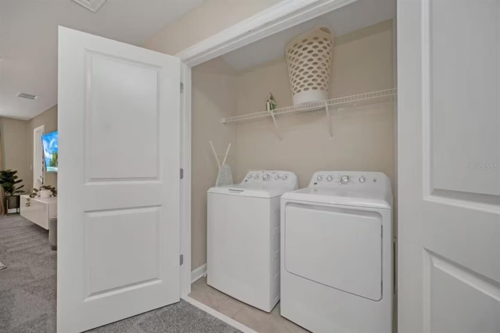 For Sale: $940,000 (9 beds, 5 baths, 4289 Square Feet)