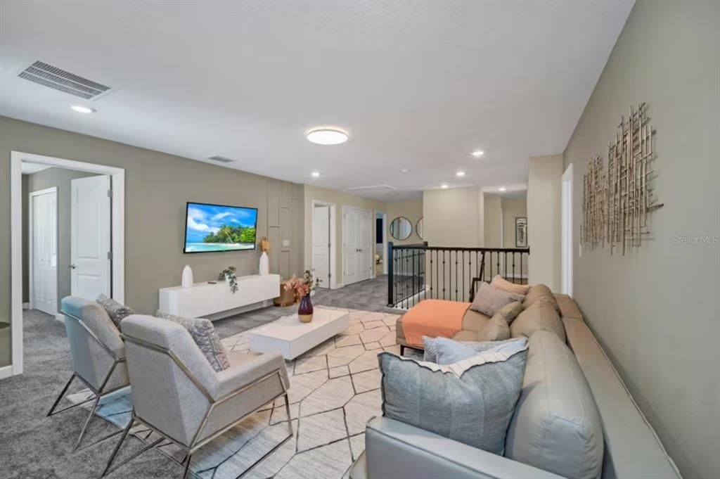 For Sale: $940,000 (9 beds, 5 baths, 4289 Square Feet)