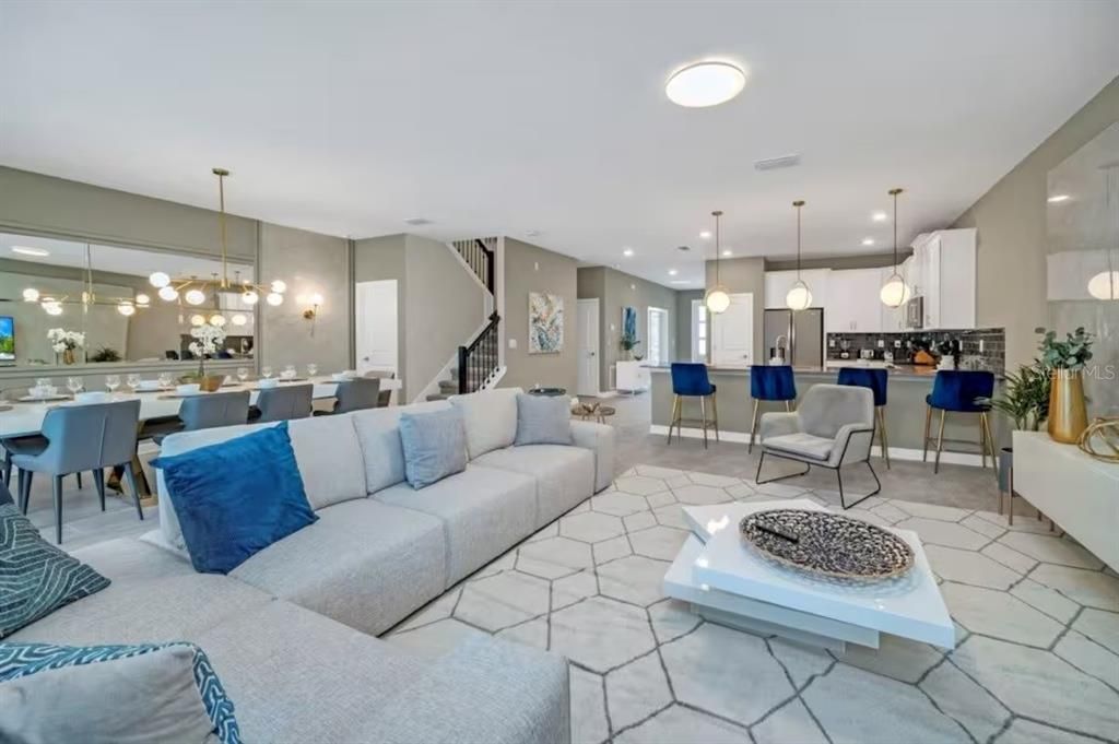 For Sale: $940,000 (9 beds, 5 baths, 4289 Square Feet)