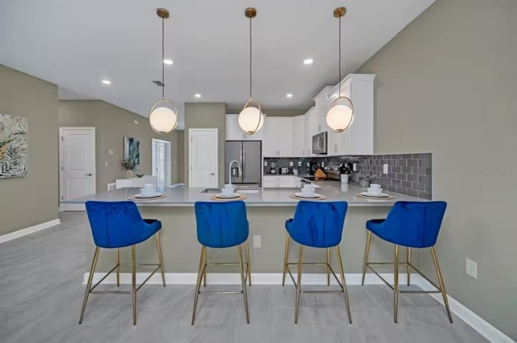 For Sale: $940,000 (9 beds, 5 baths, 4289 Square Feet)
