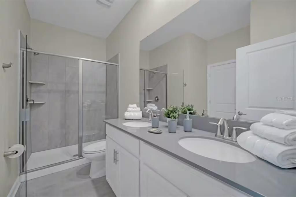 For Sale: $940,000 (9 beds, 5 baths, 4289 Square Feet)