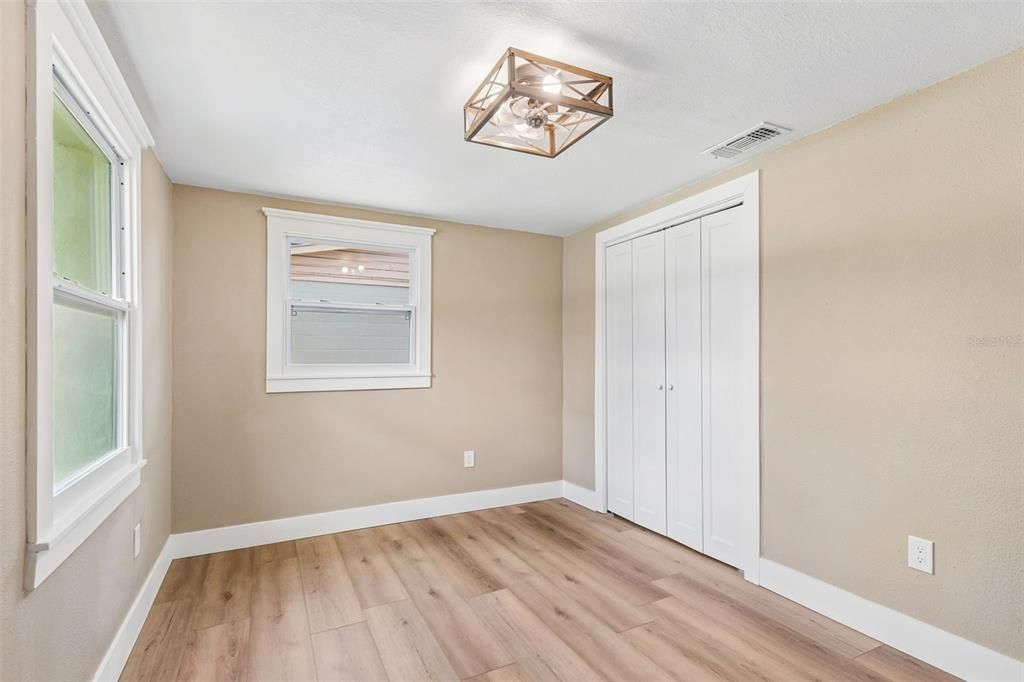 Active With Contract: $375,000 (3 beds, 2 baths, 985 Square Feet)