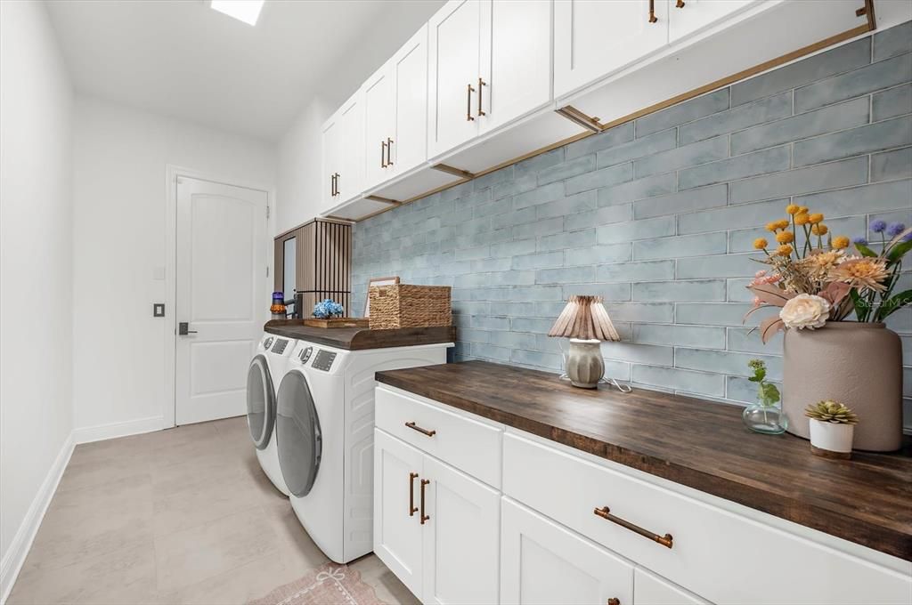 For Sale: $1,800,000 (5 beds, 4 baths, 4248 Square Feet)