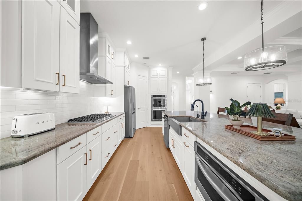 For Sale: $1,800,000 (5 beds, 4 baths, 4248 Square Feet)