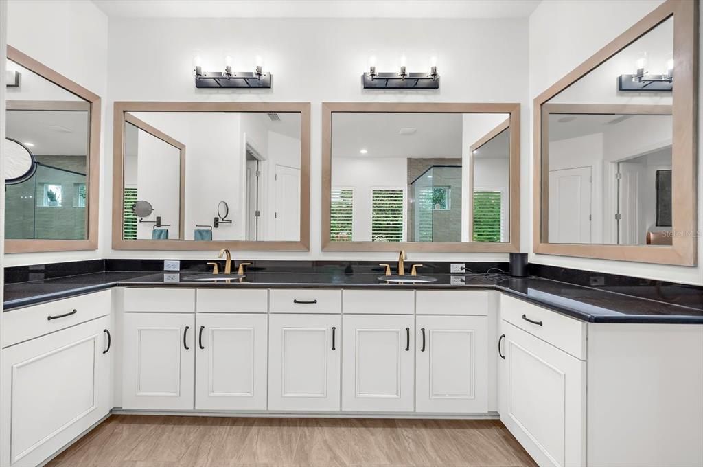 For Sale: $1,800,000 (5 beds, 4 baths, 4248 Square Feet)