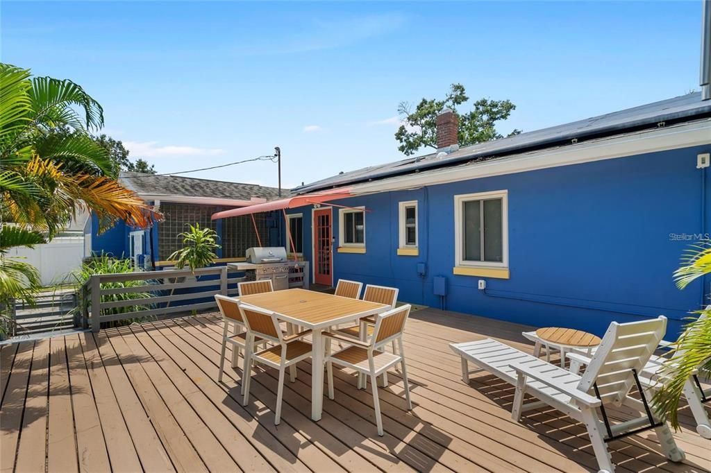 For Sale: $600,000 (3 beds, 2 baths, 1300 Square Feet)