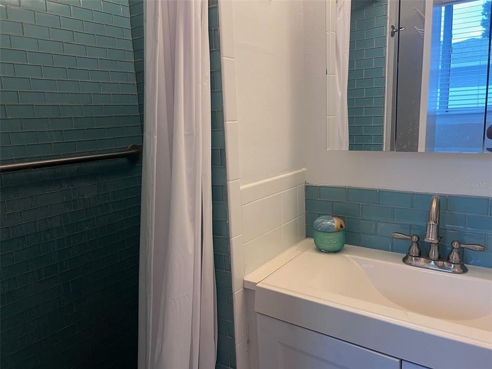 For Sale: $600,000 (3 beds, 2 baths, 1300 Square Feet)