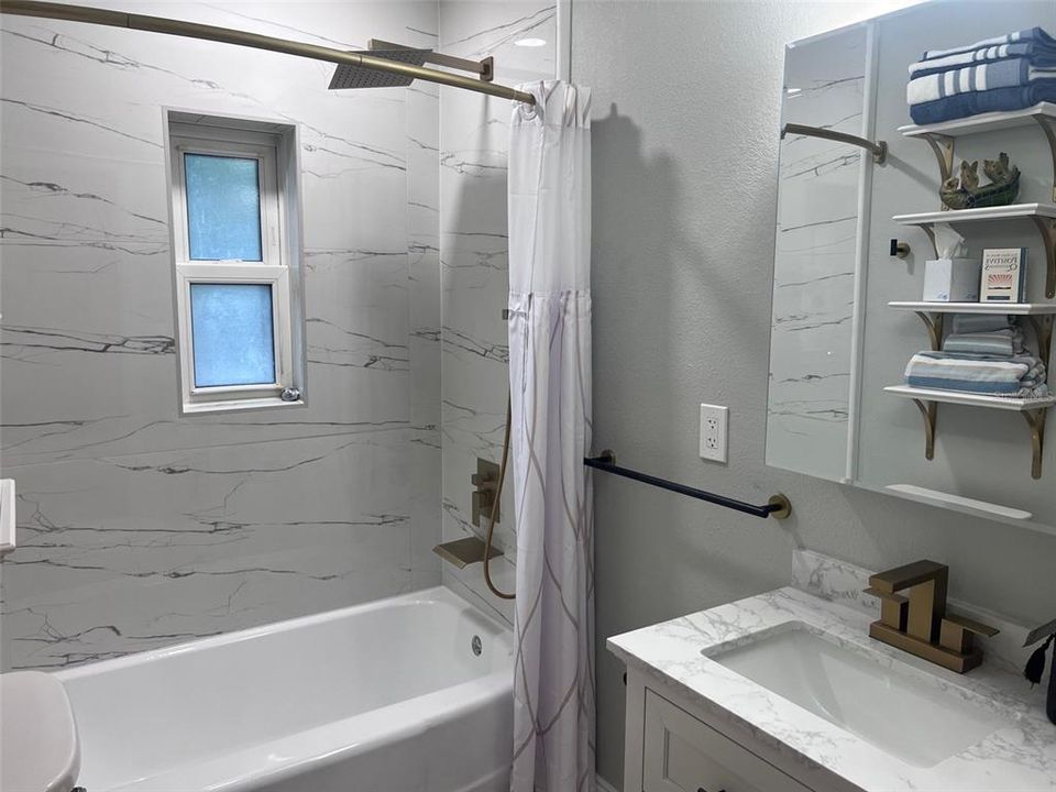 For Sale: $600,000 (3 beds, 2 baths, 1300 Square Feet)